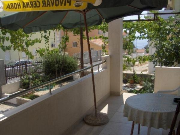 Apartment In Okrug Gornji With Seaview, Balcony, Air Condition, Wifi 特罗吉尔 外观 照片